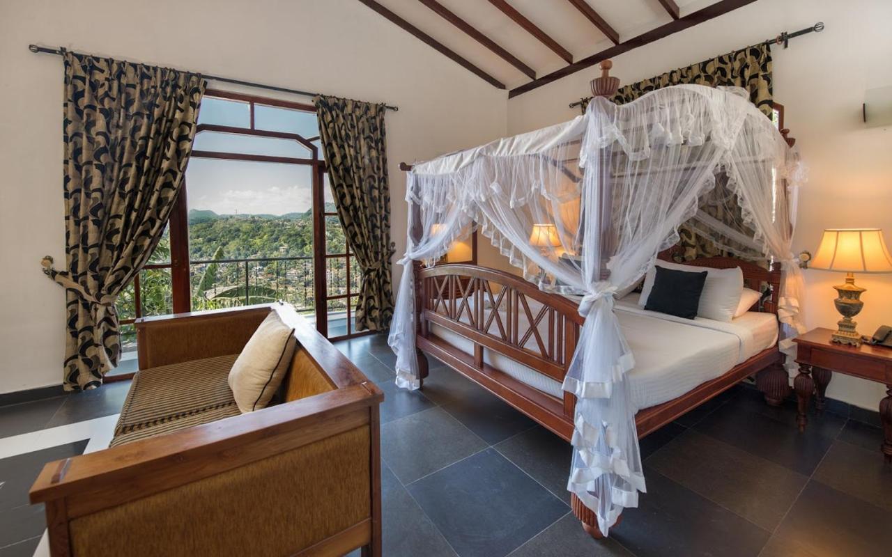 Ceylon Breeze Hotel Kandy Exterior photo