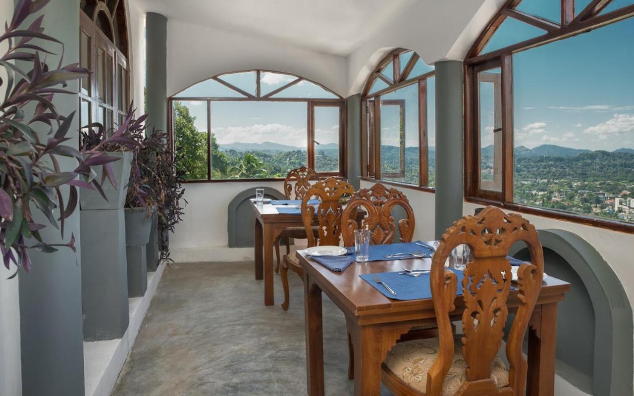 Ceylon Breeze Hotel Kandy Exterior photo