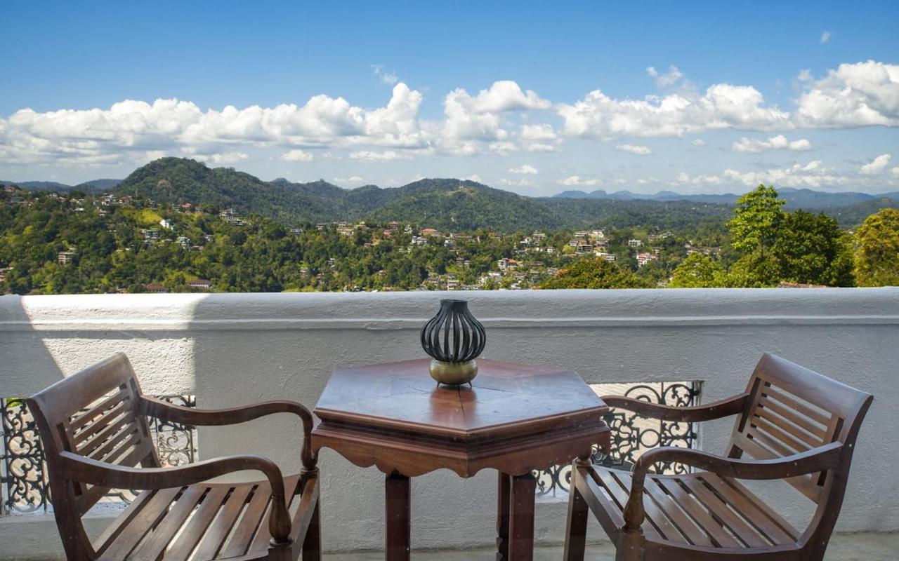 Ceylon Breeze Hotel Kandy Exterior photo